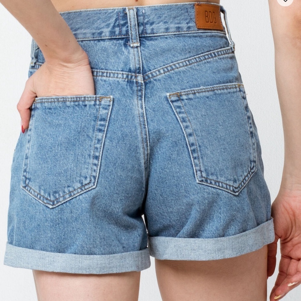 BDG Urban Outfitters Women Jean Denim Shorts SZ 28 Mom High Rise